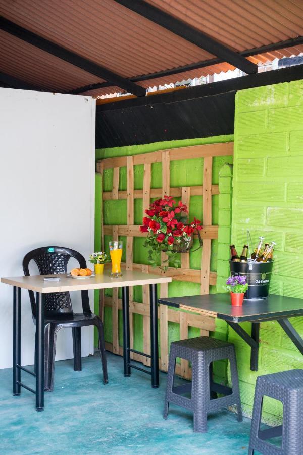 Hostel Spring City 메딜린 외부 사진