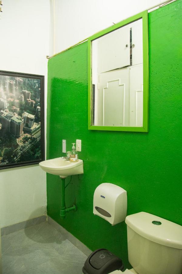 Hostel Spring City 메딜린 외부 사진