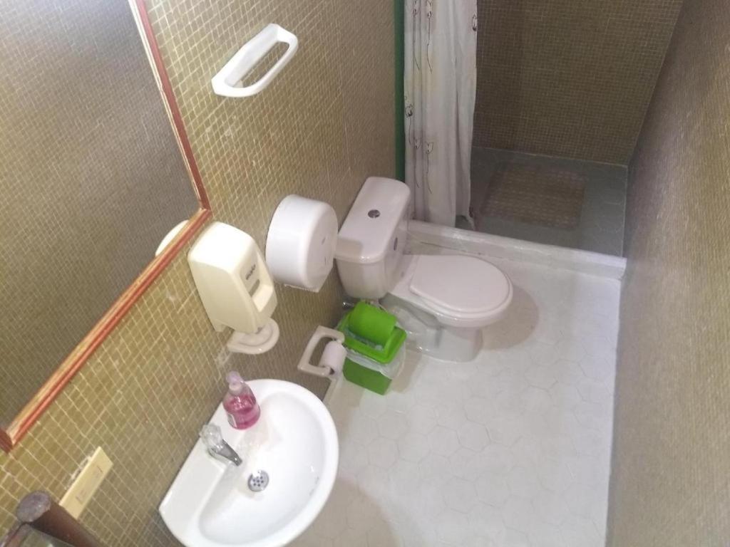 Hostel Spring City 메딜린 외부 사진